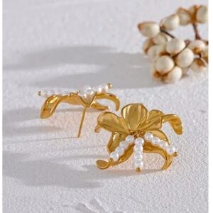 Golden Flower Earrings 🌼 🌸 ✨️